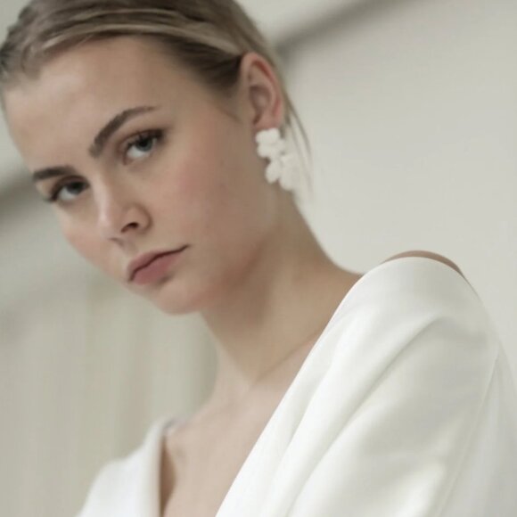 A.B. Ellie Mini Stevie Earrings - NWT - Picture 3 of 6